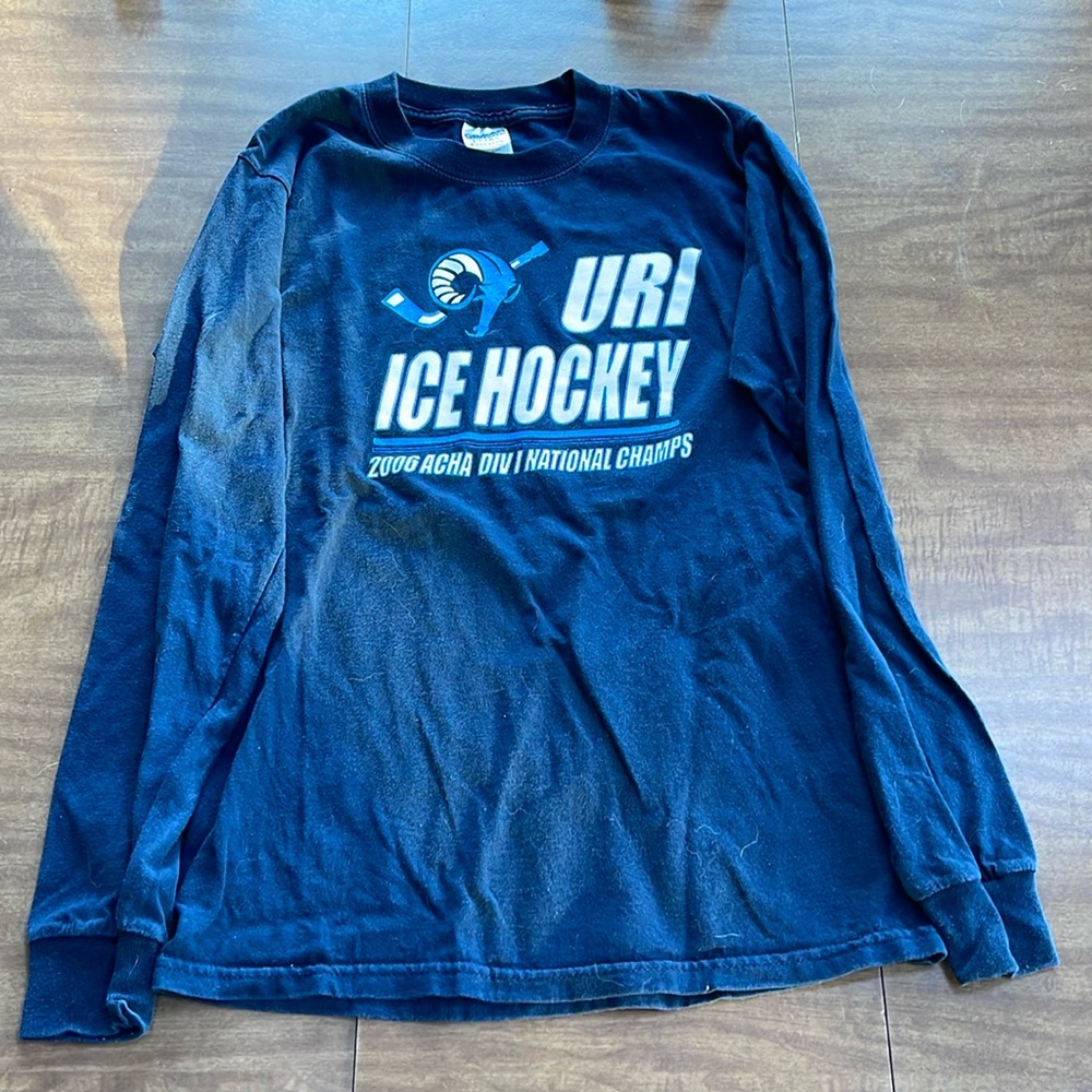 University of Rhode Island URI long sleeve T-shirt Size Small